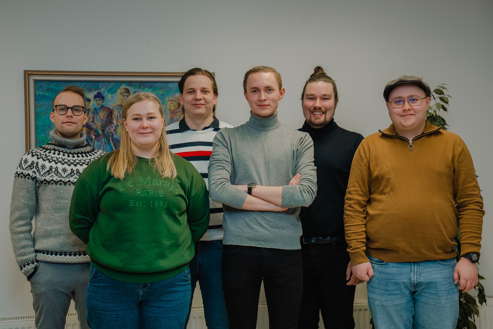 Kuvassa vasemmalta lueteltuna johtokuntaan valitut Aleksi Murtojärvi, Siiri Muhonen, Lauri Piirainen, Lassi Hakonen (pj.), Topi Kytölehto sekä Niko Kanervo. Kuva: Aleksi Murtojärvi